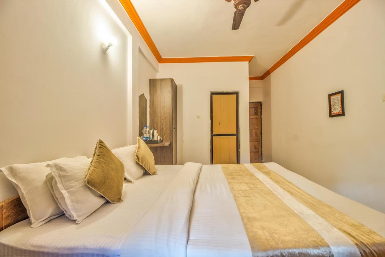 The Village Beach Resort Baga Exterior foto